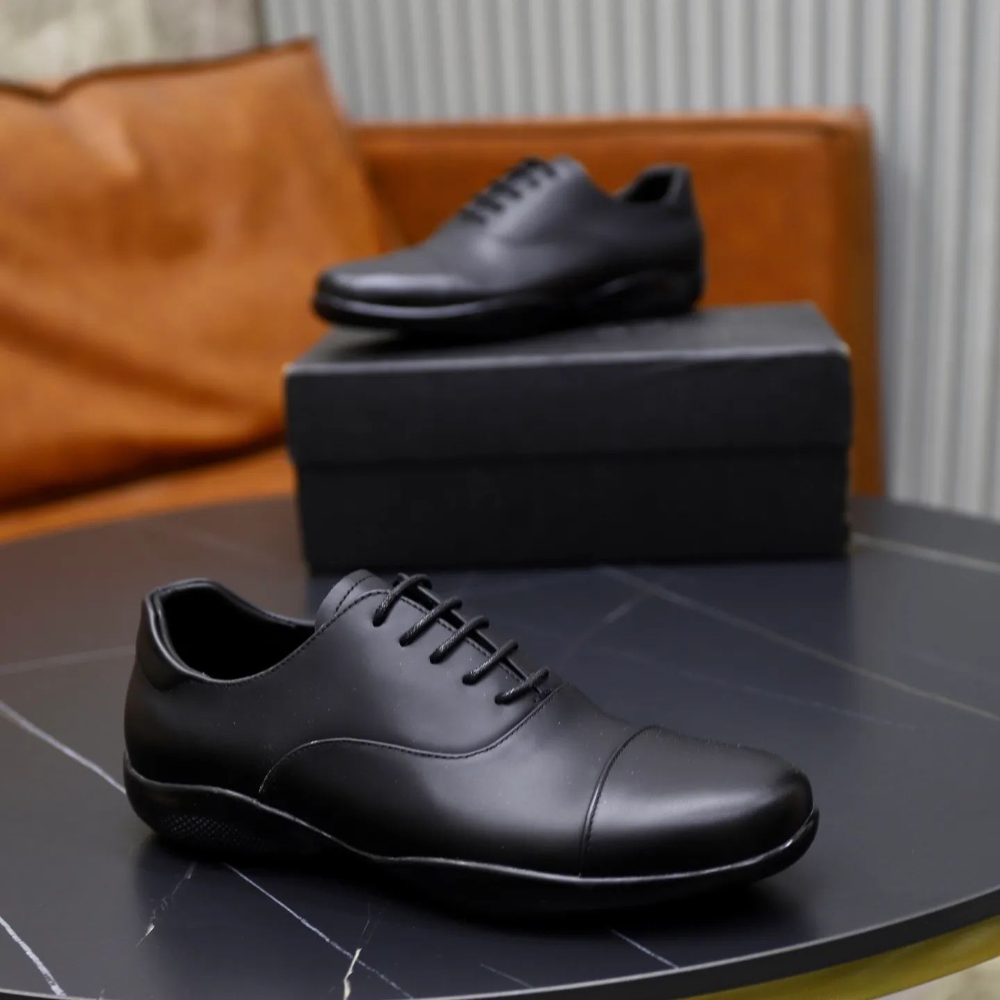 Factory price: 600💰Top original order Brand: PRADA (Prada) Standard code: Men's size 38/44 (45 can be customized) Grade: Same as the official website Material: Original cowhide surface, cowhide lining, original wear-resistant soft outsole Style category: casual sports shoes, young fashion, European and American trends, British style Color: actual picture color